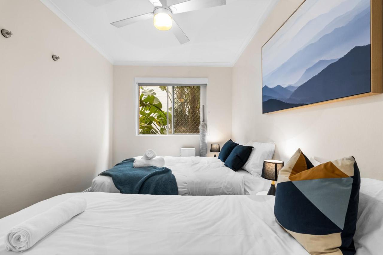 The Tropical - Pet Friendly 2br Escape Near & Tram With Parking Apartment