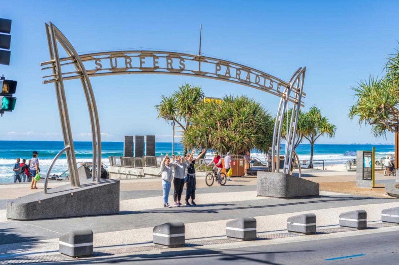 The Tropical - Pet Friendly 2br Escape Near & Tram With Parking Apartment Gold Coast