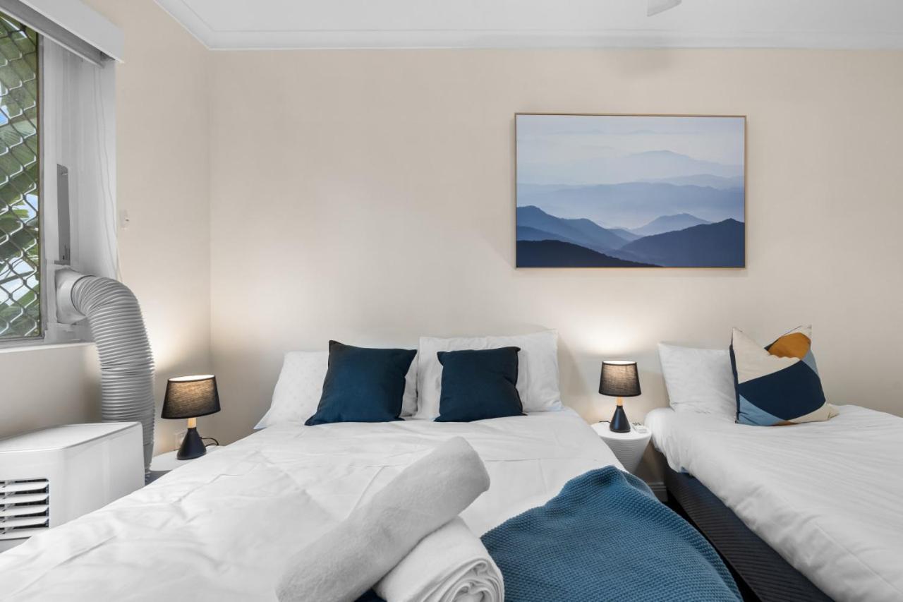 Apartment The Tropical - Pet Friendly 2br Escape Near & Tram With Parking