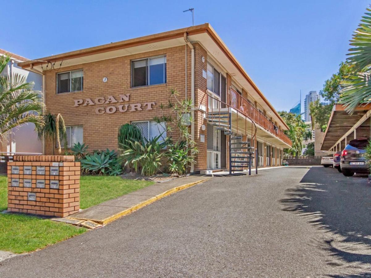 The Tropical - Pet Friendly 2br Escape Near & Tram With Parking